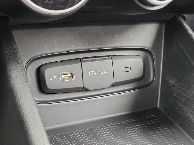 Used 2022 Hyundai Venue SE FWD image 25
