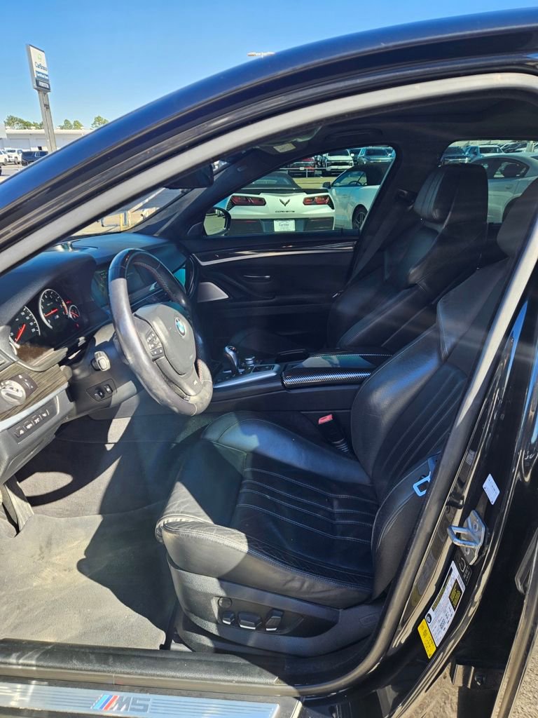 Used 2013 BMW M5 RWD image 12