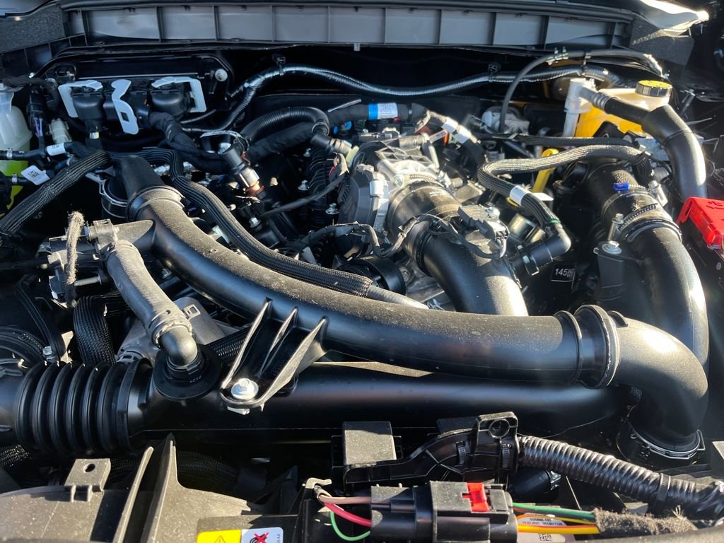 New 2025 Ford Bronco Badlands image 3