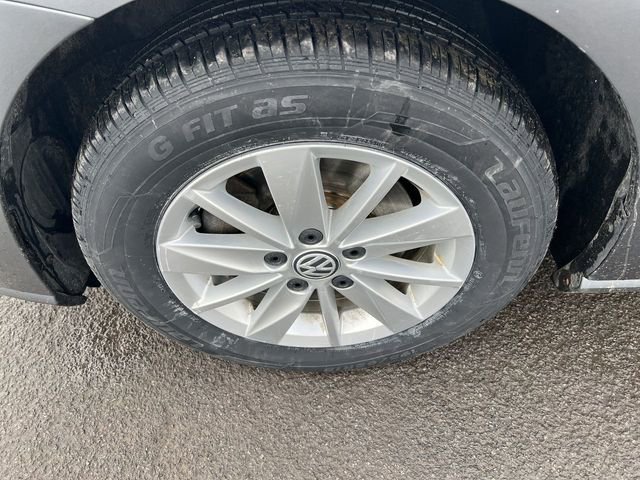 Used 2018 Volkswagen Golf S image 12