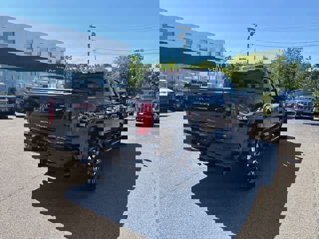 Used 2024 GMC Sierra 3500 Denali w/ Denali Reserve Package image 7