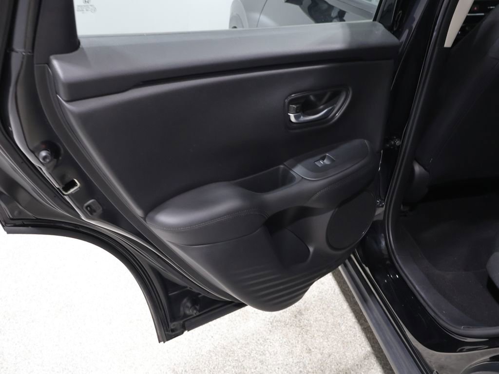 Used 2023 Honda HR-V LX image 19