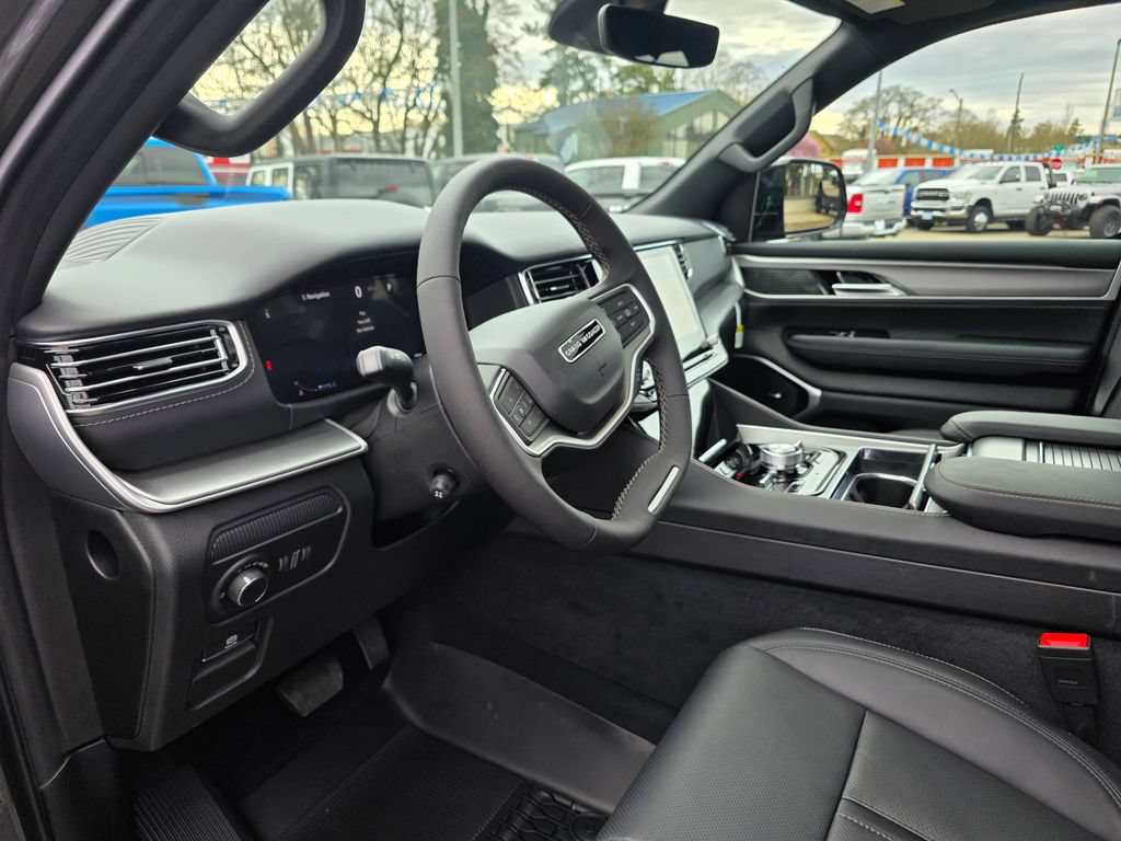 New 2026 Jeep Grand Wagoneer L Limited AWD/4WD image 9