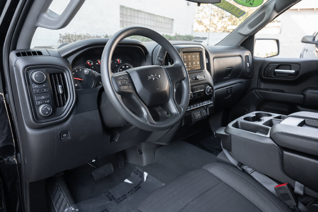 Used 2023 Chevrolet Silverado 1500 Custom Trail Boss w/ LPO, Dark Essentials Package AWD/4WD image 18