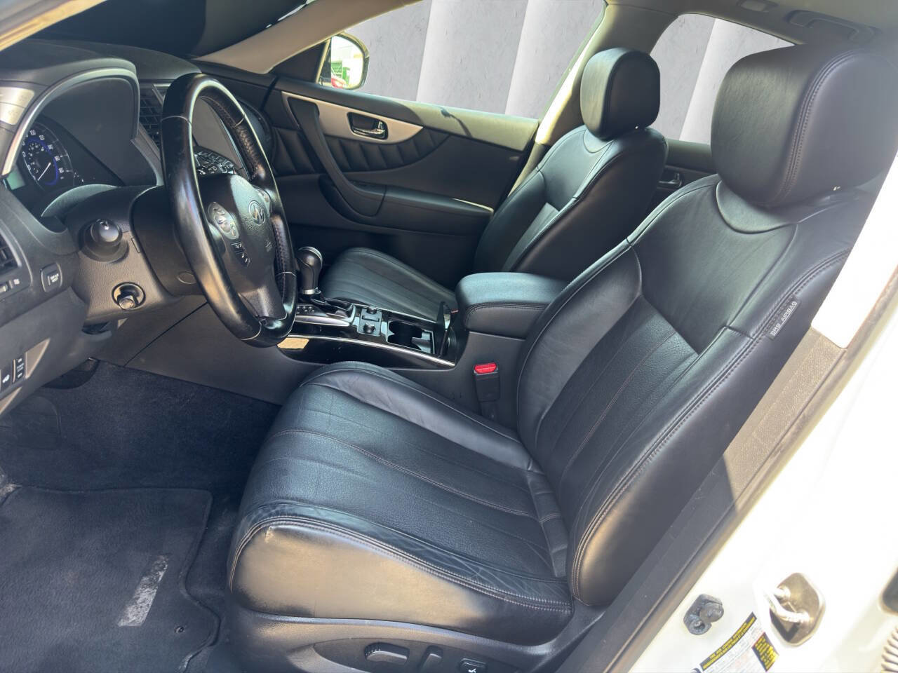 Used 2016 INFINITI QX70 AWD w/ Premium Package image 10