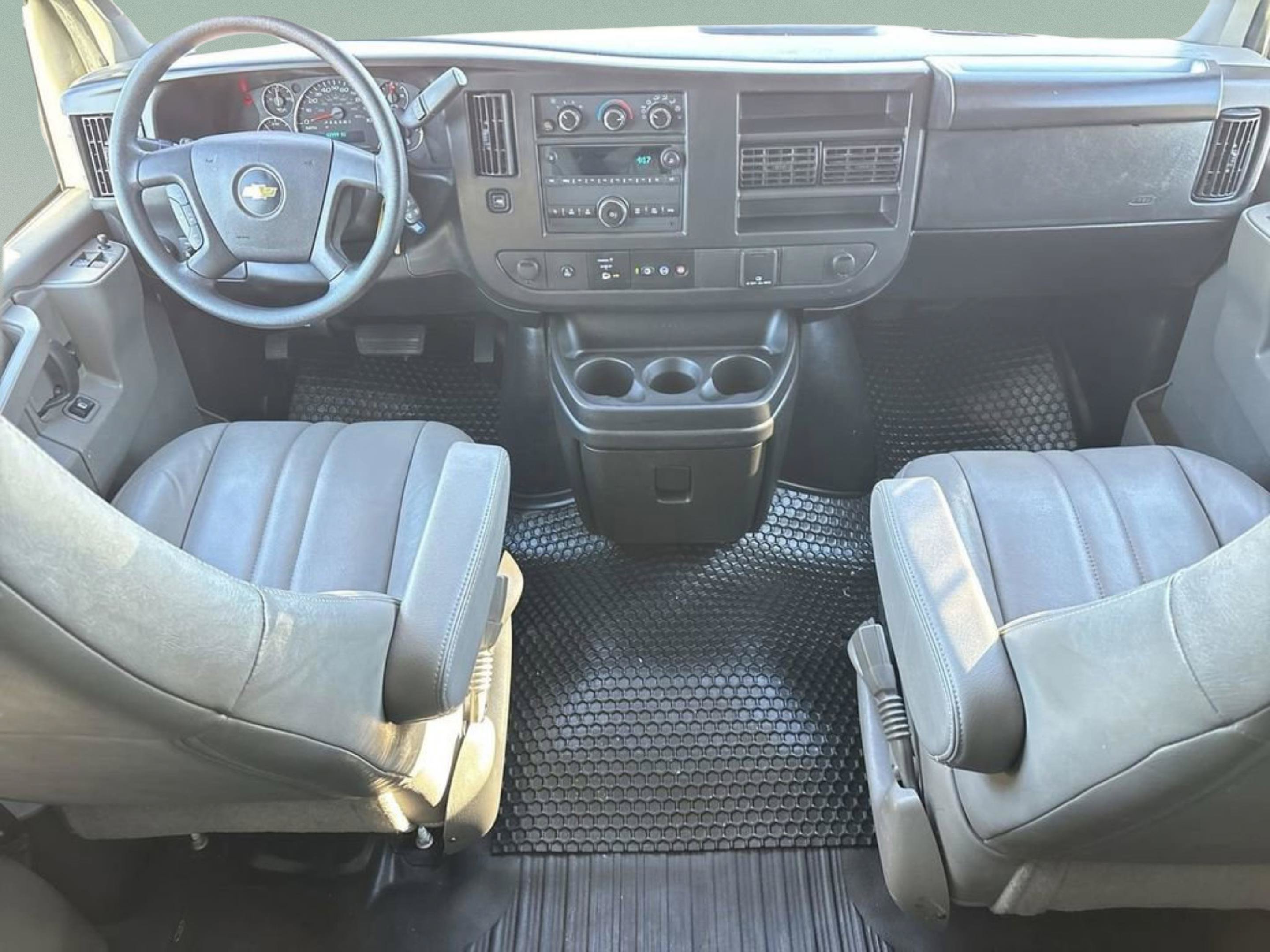 Used 2024 Chevrolet Express 2500 w/ Driver Convenience Package RWD image 10