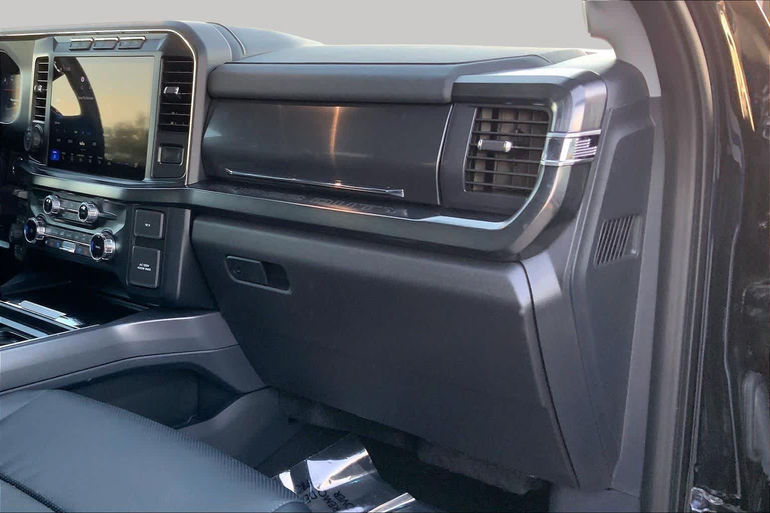 Used 2024 Ford F250 Lariat w/ Lariat Ultimate Package AWD/4WD image 18