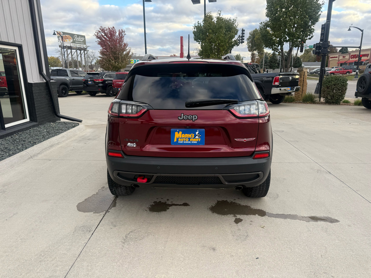 Used 2019 Jeep Cherokee Trailhawk image 5