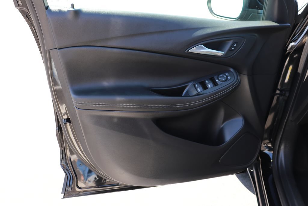 Used 2025 Buick Encore GX Preferred FWD image 9