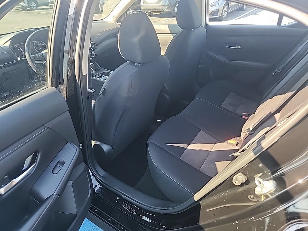 Used 2023 Nissan Sentra SR w/ Electronics Package FWD image 25