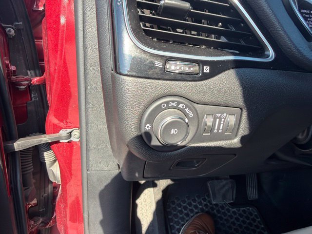 Used 2020 Jeep Cherokee Latitude Plus AWD/4WD image 10