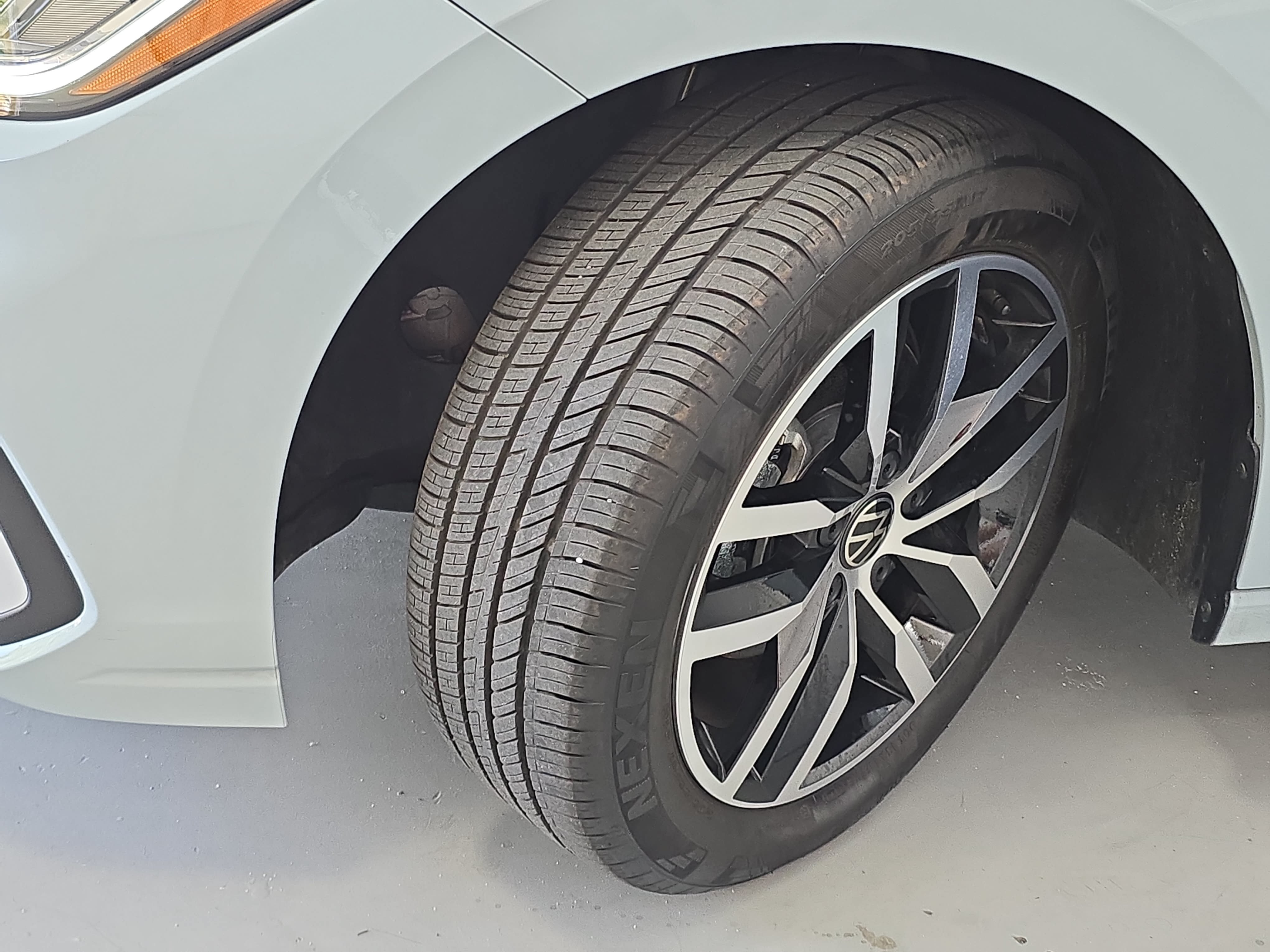 Certified 2025 Volkswagen Jetta SE FWD image 31