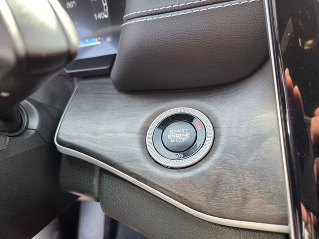 Used 2024 Jeep Grand Cherokee Limited w/ Black Appearance Package image 28