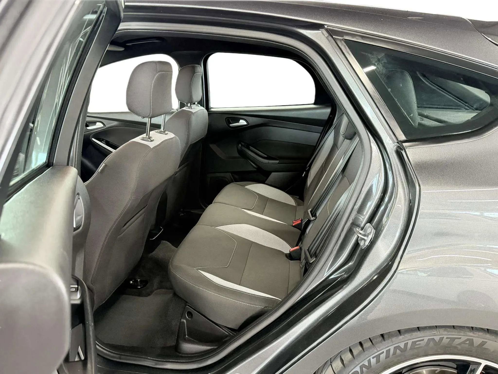 Used 2018 Ford Focus ST image 11