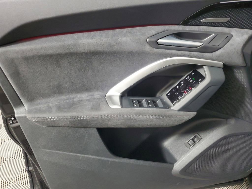 New 2025 Audi SQ5 Premium Plus AWD/4WD image 18