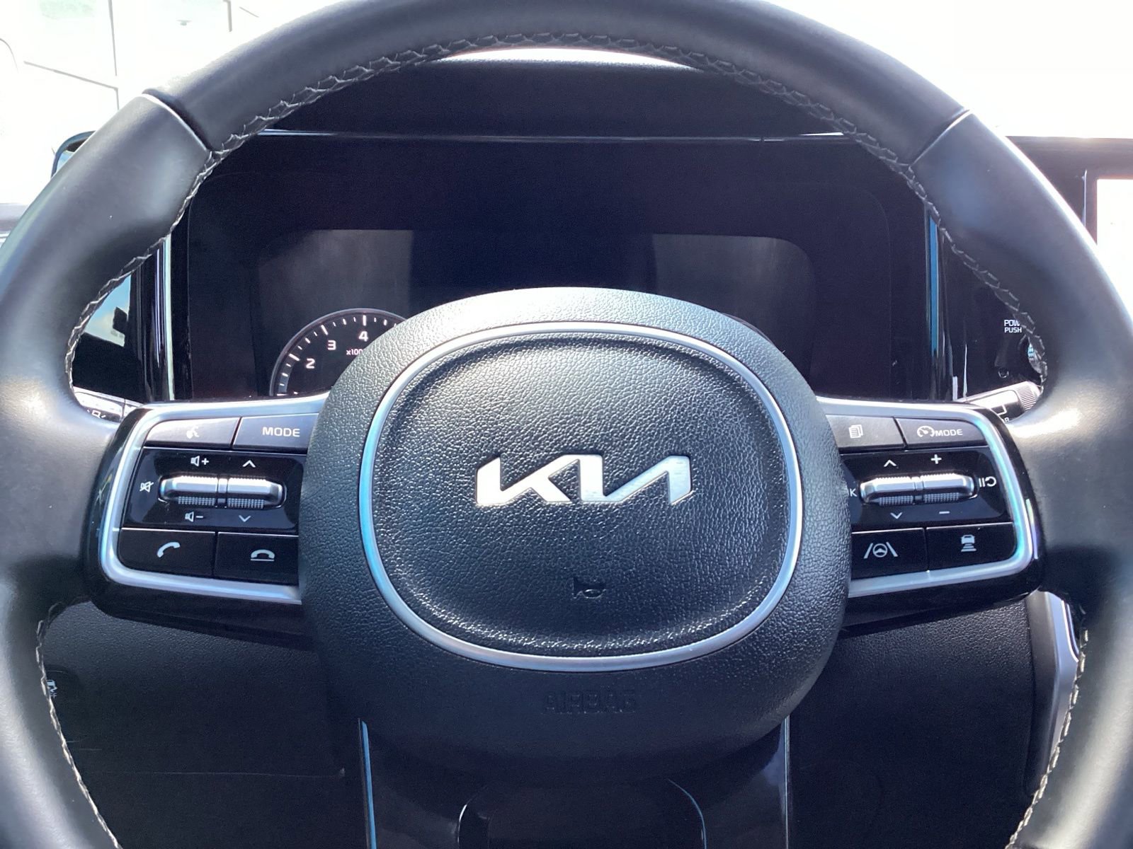 Used 2022 Kia Sorento EX w/ Panoramic Sunroof Package image 11