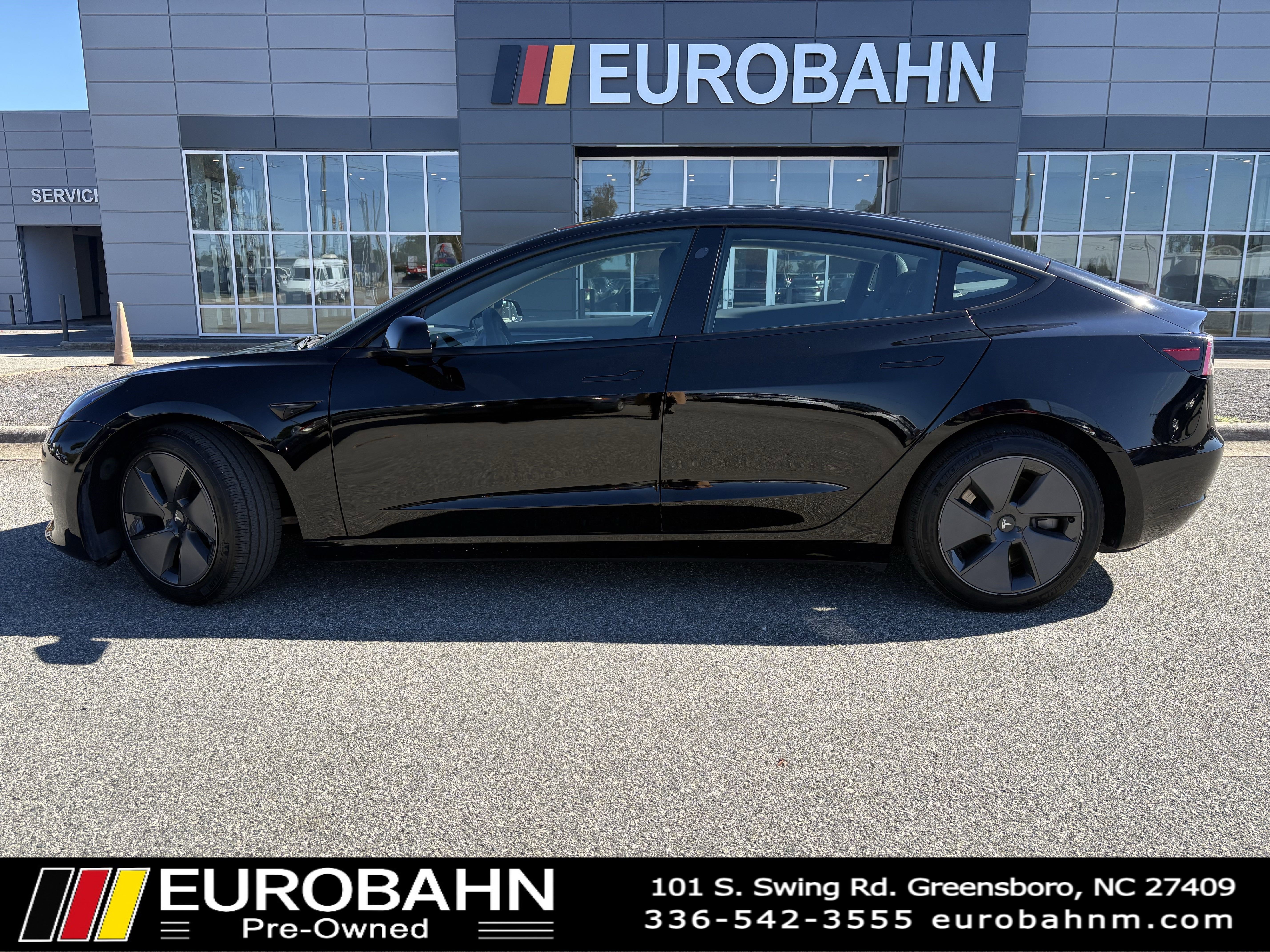 Used 2023 Tesla Model 3 Standard Range image 2