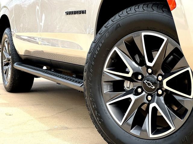 Used 2022 Chevrolet Suburban Z71 w/ Luxury Package image 6