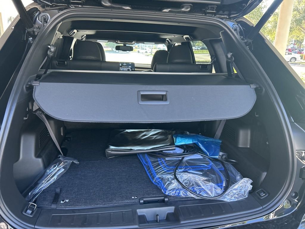 New 2025 Mitsubishi Outlander 4WD Plug-In Hybrid image 34