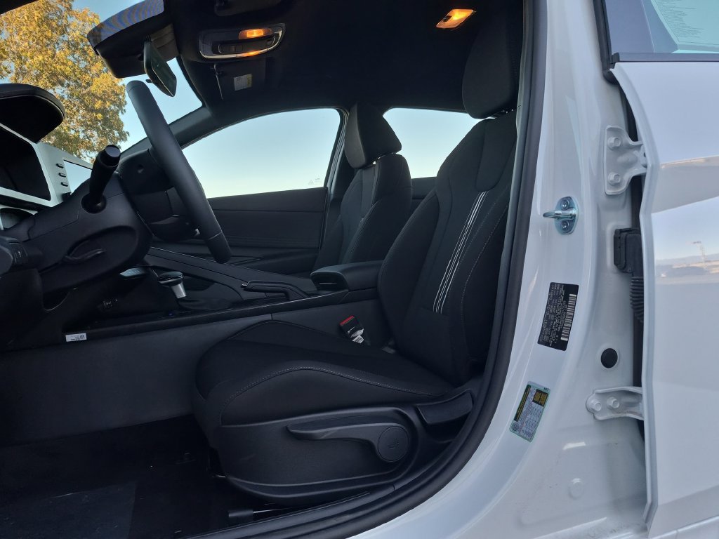 New 2026 Hyundai Elantra Sport FWD image 14