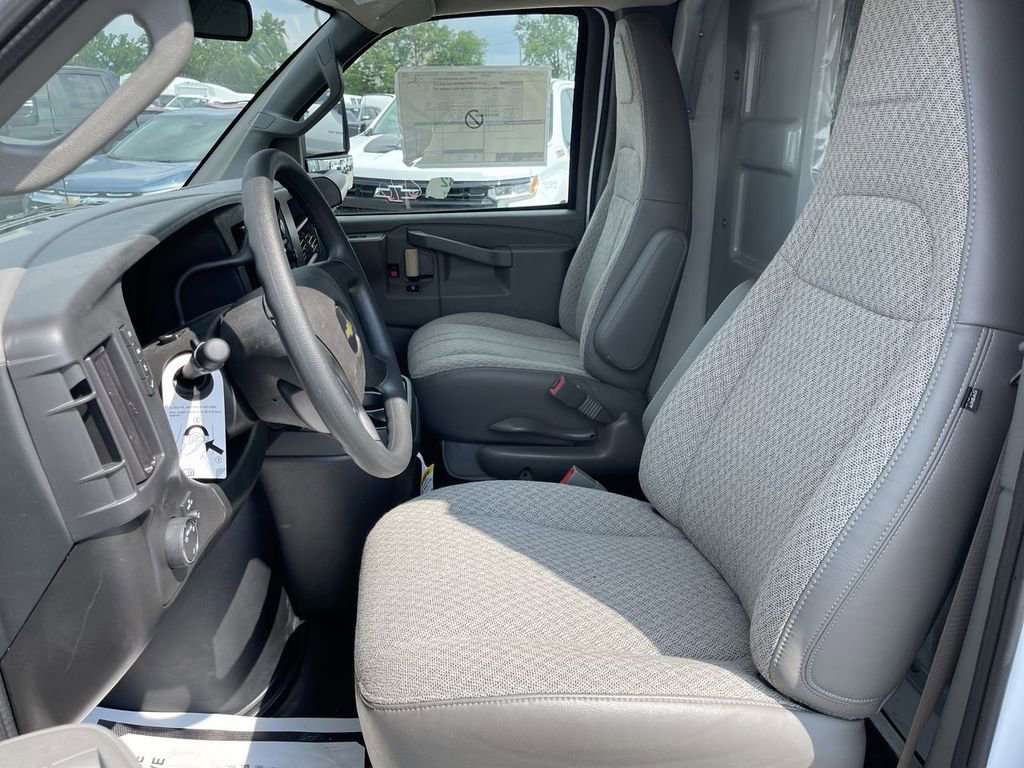 New 2025 Chevrolet Express 3500 w/ Power Convenience Package image 7