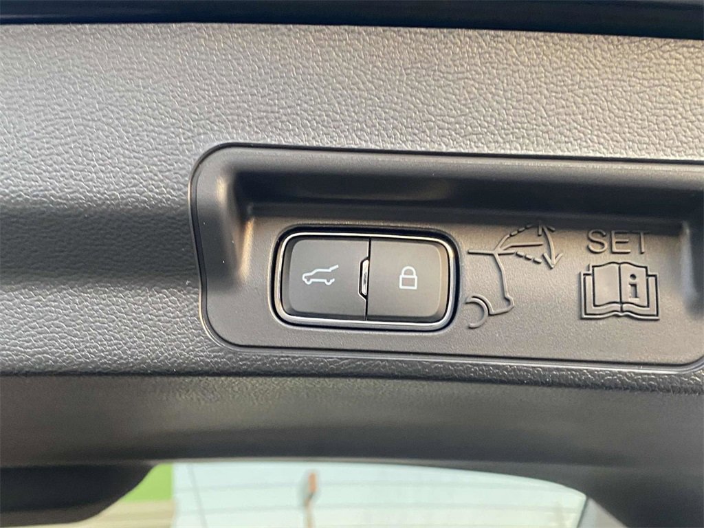 New 2025 Ford Explorer Active image 12