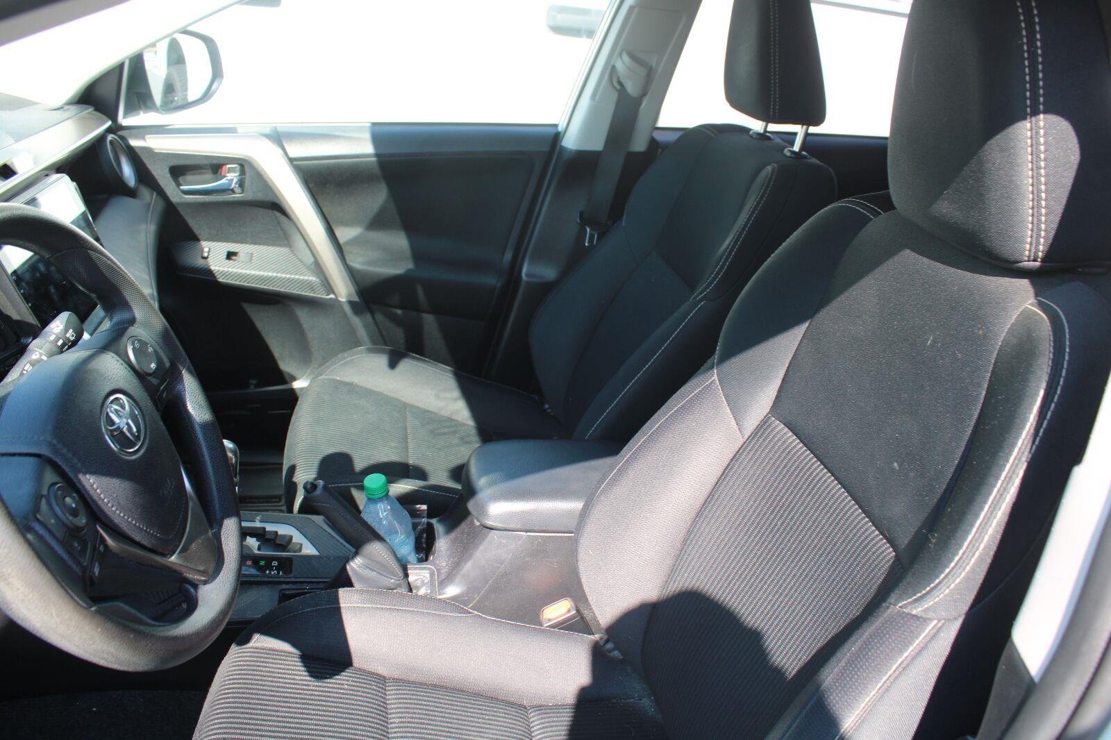 Used 2015 Toyota RAV4 XLE AWD/4WD image 8