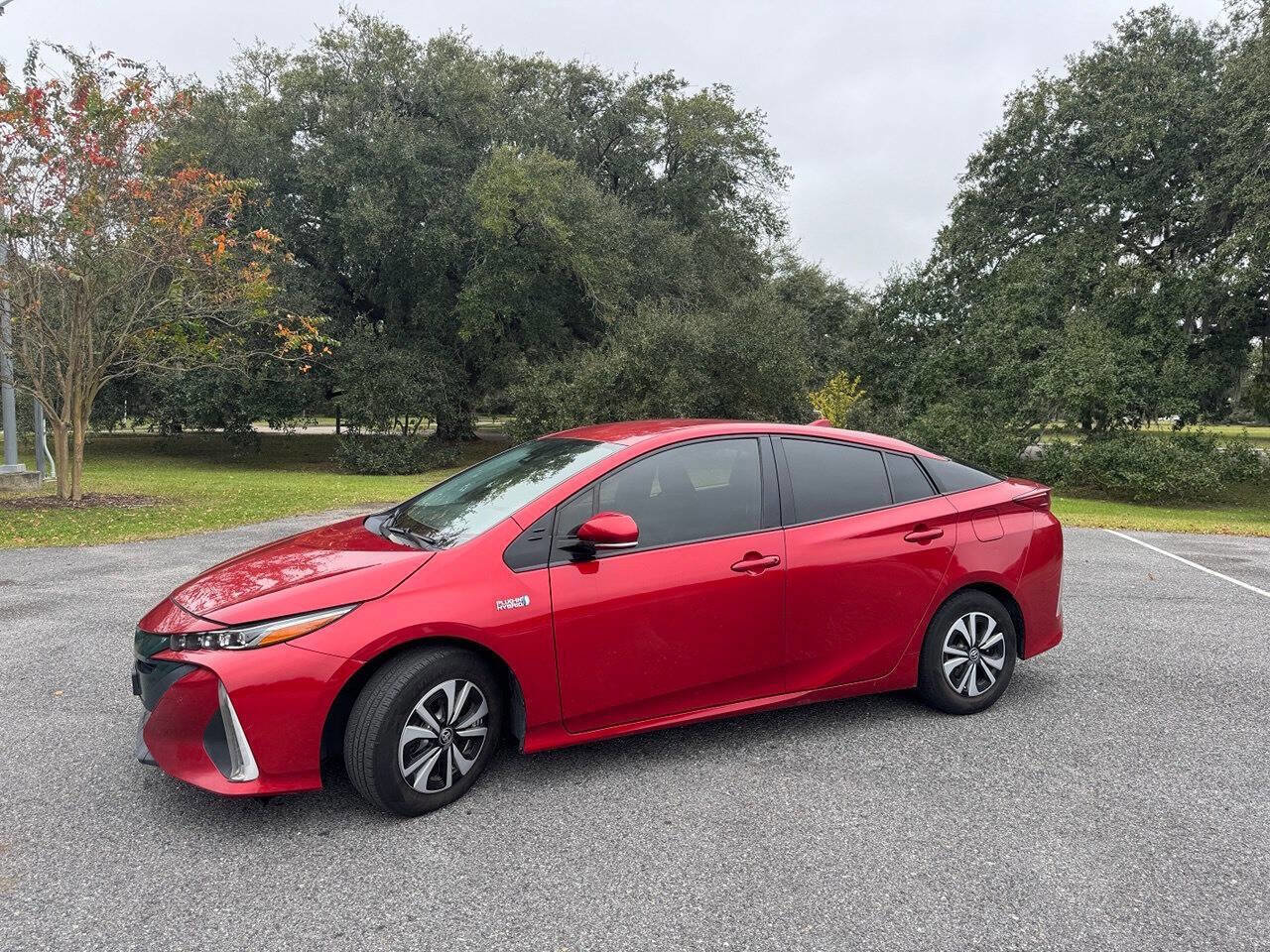 Used 2018 Toyota Prius Prime Premium image 10