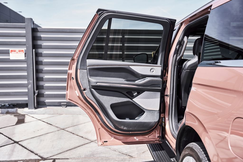 Used 2025 Lincoln Navigator Black Label AWD/4WD image 26