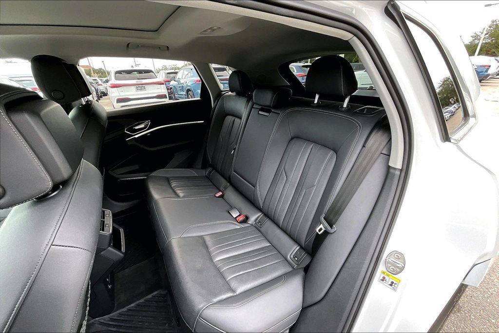 Certified 2024 Audi Q8 e-tron Premium Plus image 17