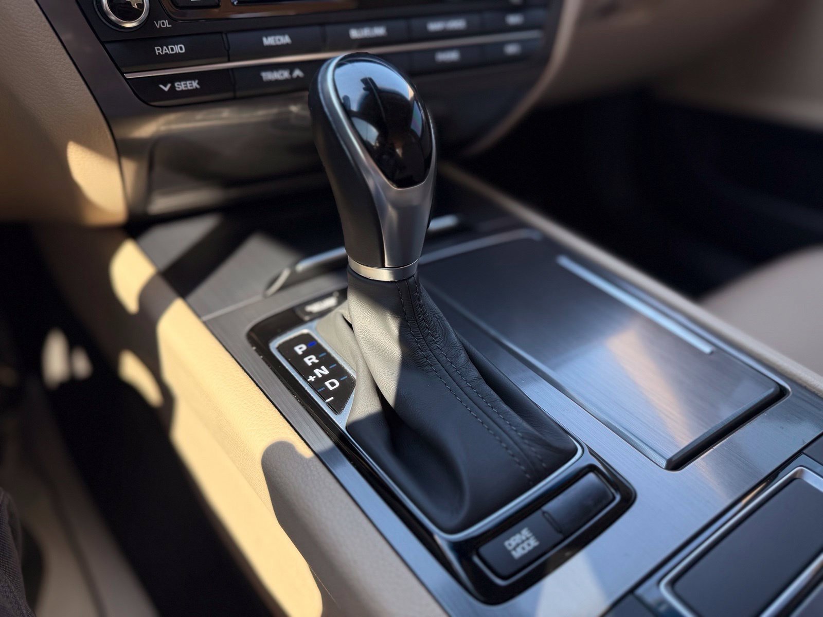 Used 2015 Hyundai Genesis 3.8 RWD image 26
