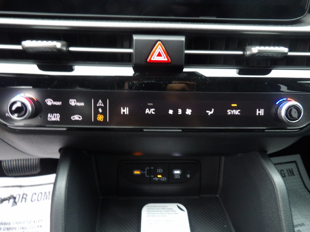New 2026 Kia Sportage EX w/ EX Panorama Roof Package FWD image 19