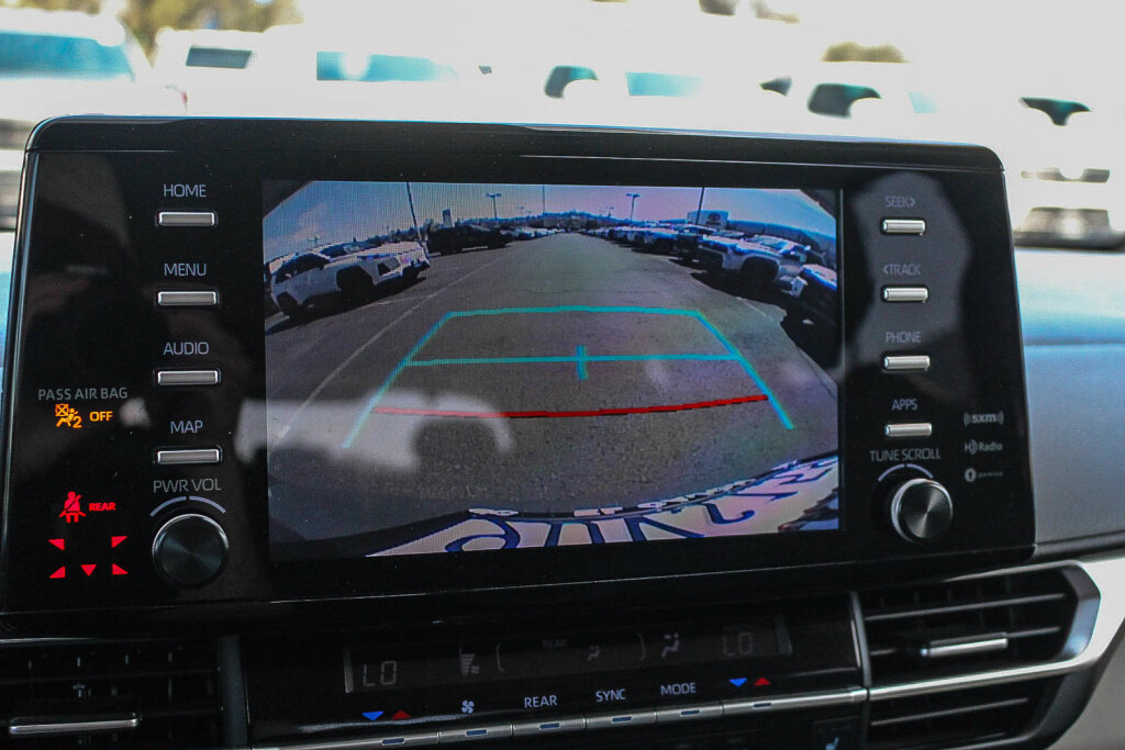 Certified 2023 Toyota Sienna XLE FWD image 17