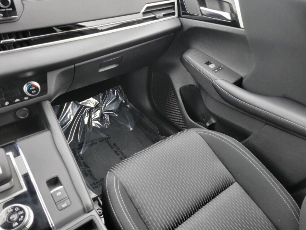 Used 2022 Mitsubishi Outlander ES image 13