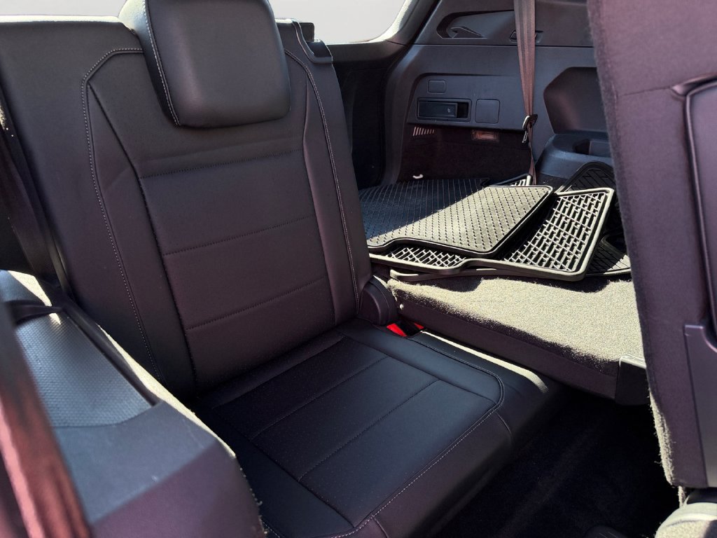 Used 2018 Volkswagen Tiguan SEL FWD image 10