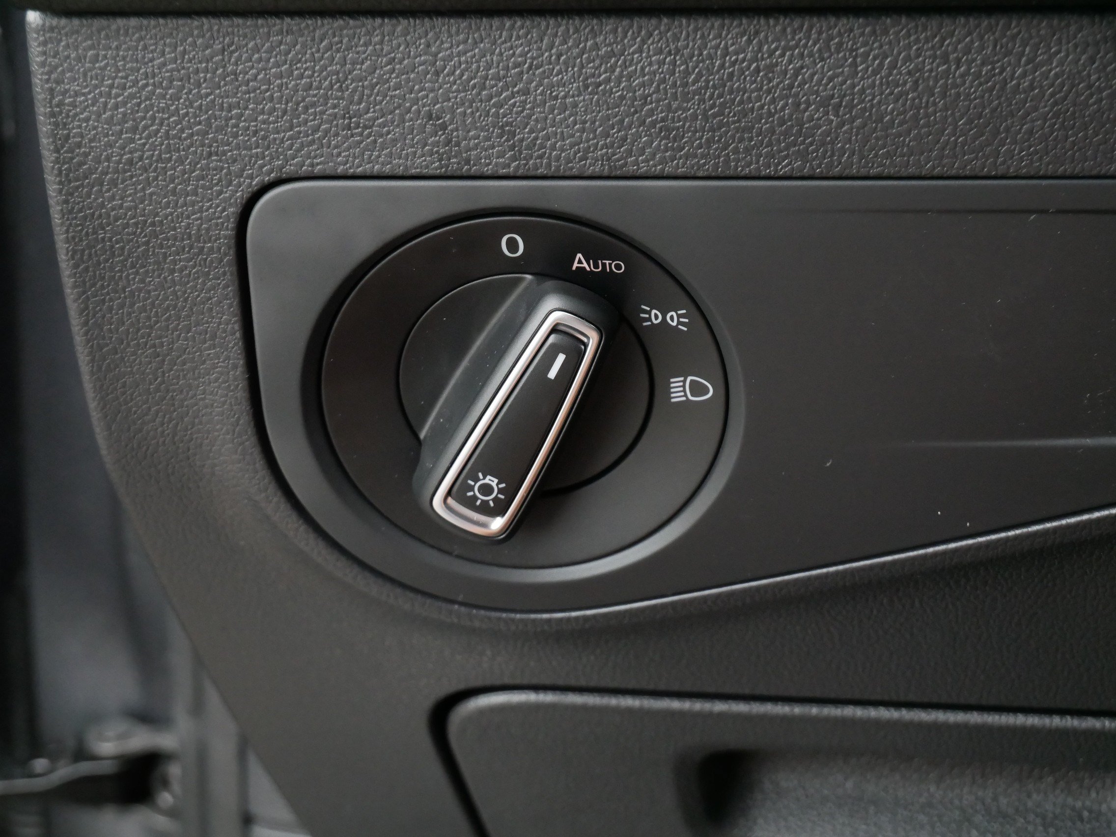 Certified 2023 Volkswagen Tiguan SE R-Line AWD/4WD image 26