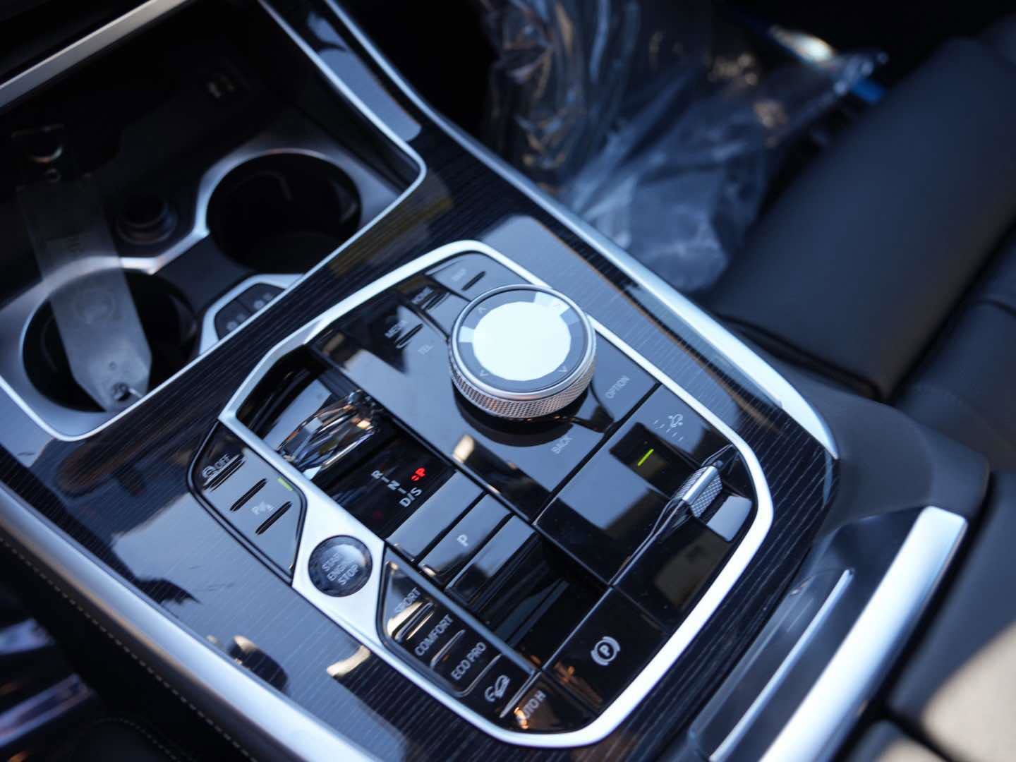 New 2026 BMW X7 M60i w/ Executive Package image 24