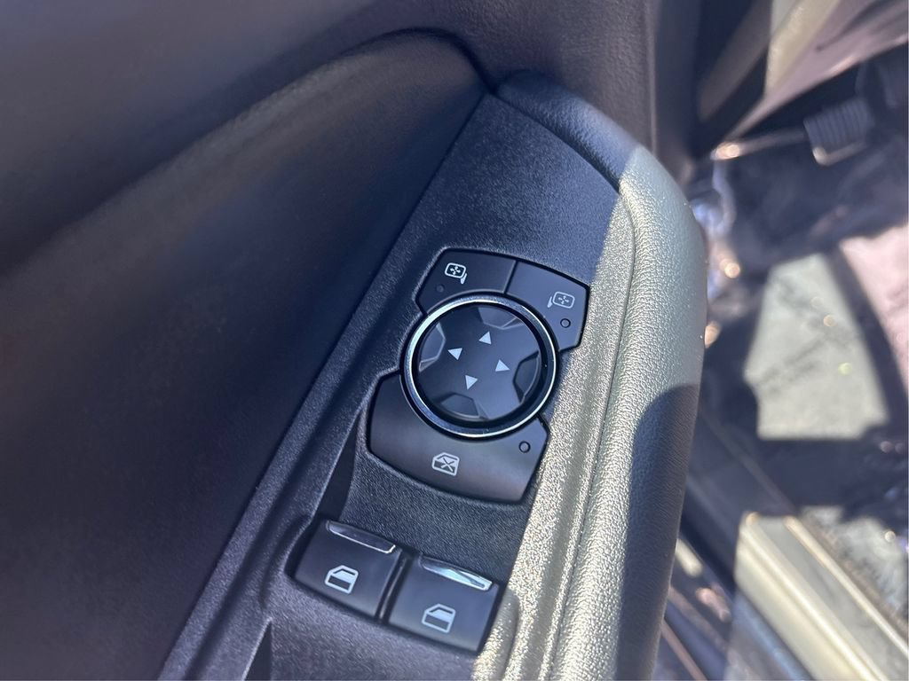 Used 2020 Ford Edge SE FWD image 40