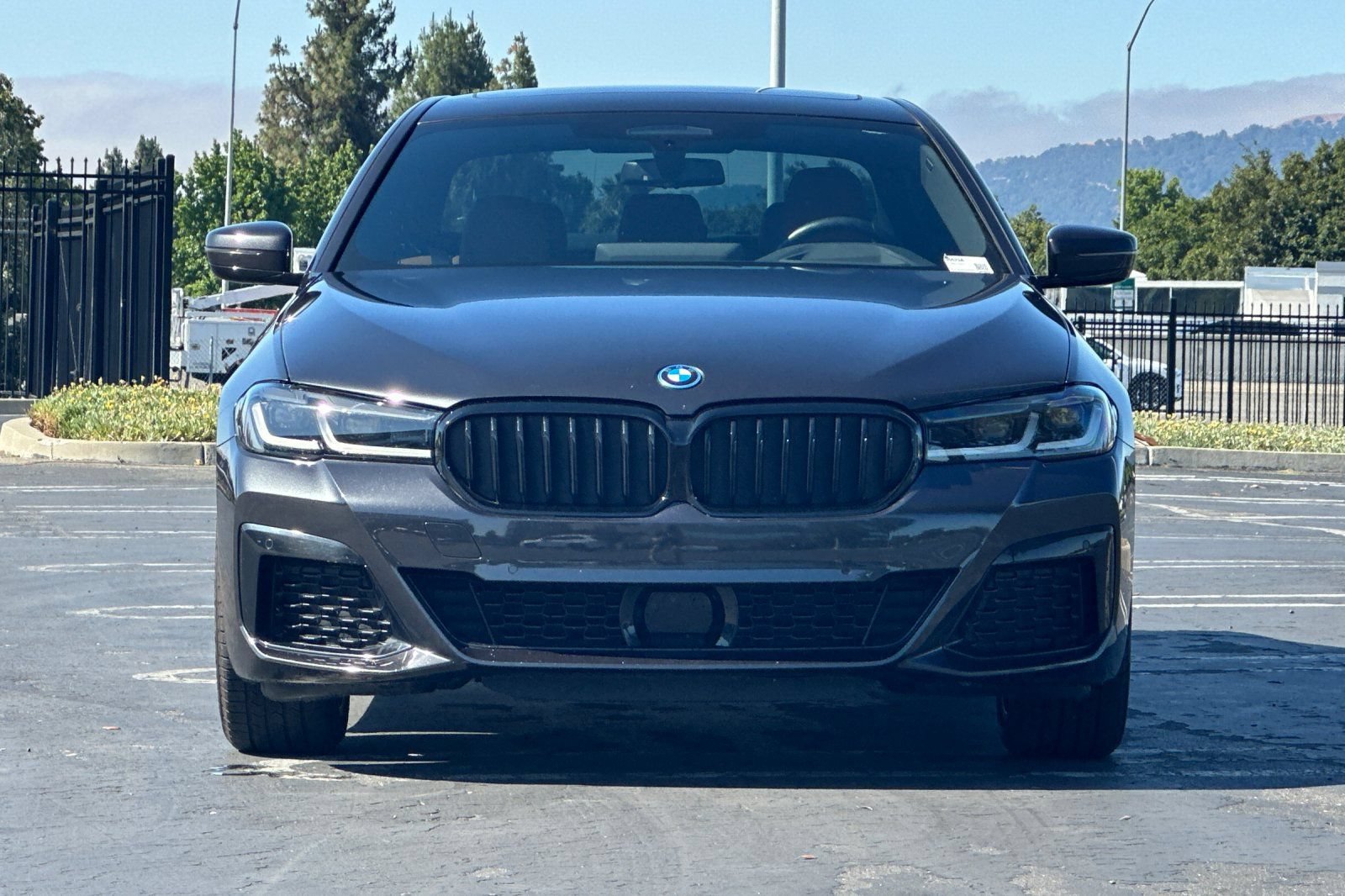 Used 2023 BMW 530e w/ M Sport Package RWD image 9