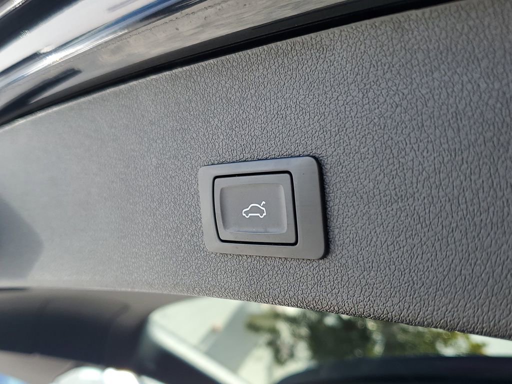 Used 2017 Audi Q5 2.0T Premium image 11