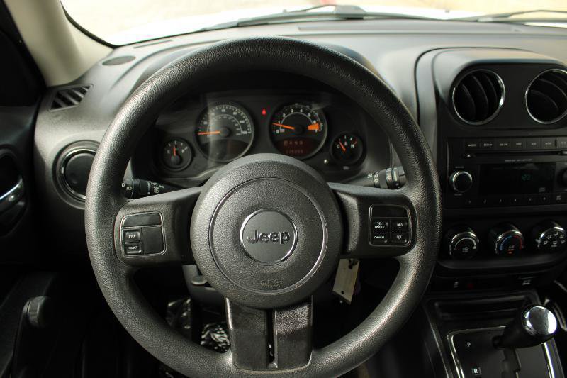 Used 2014 Jeep Patriot Sport FWD image 9