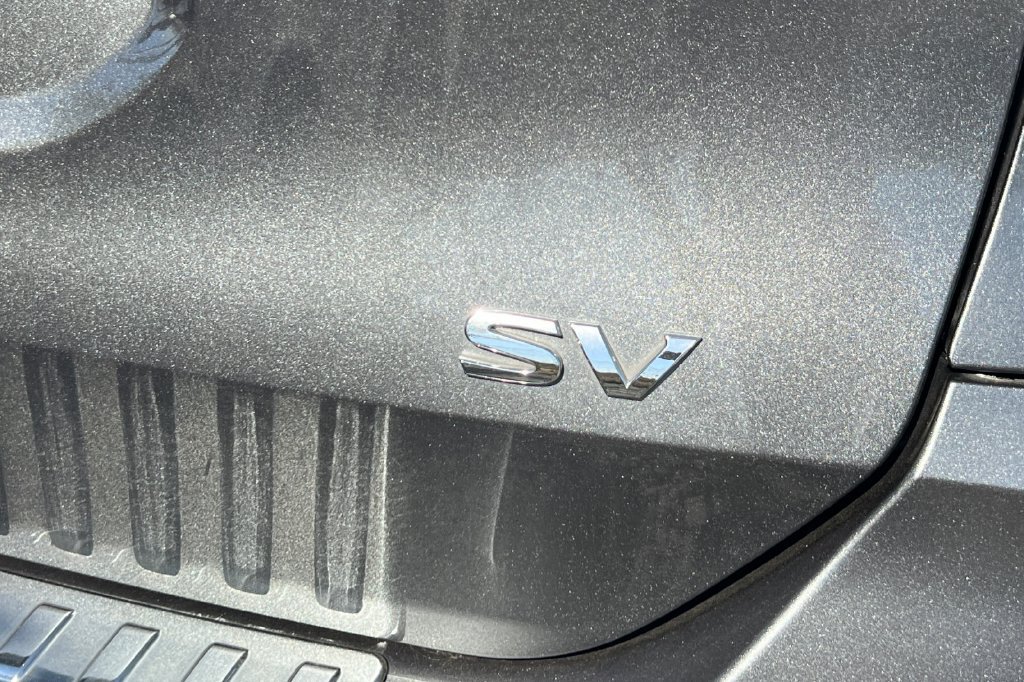 Used 2018 Nissan Rogue SV w/ Sun & Sound Touring Package FWD image 9