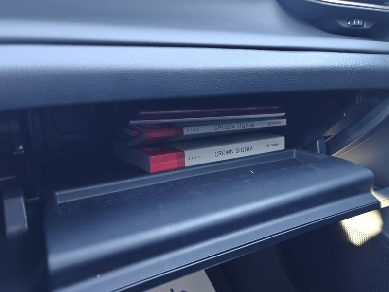 Used 2025 Toyota Crown Signia image 44