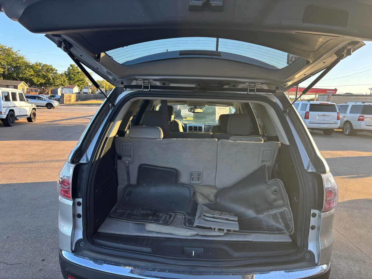 Used 2011 GMC Acadia SL w/ Preferred Package image 6