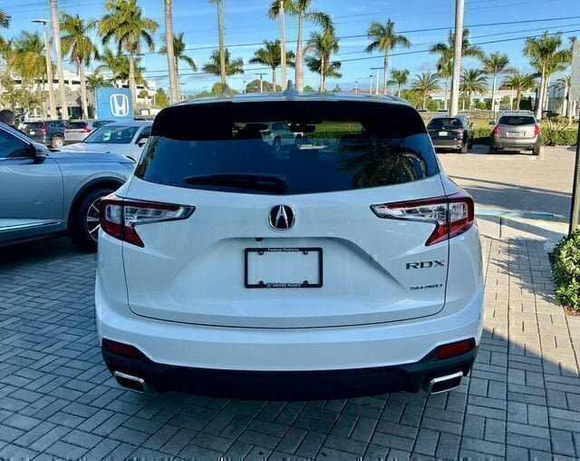 New 2026 Acura RDX SH-AWD image 5