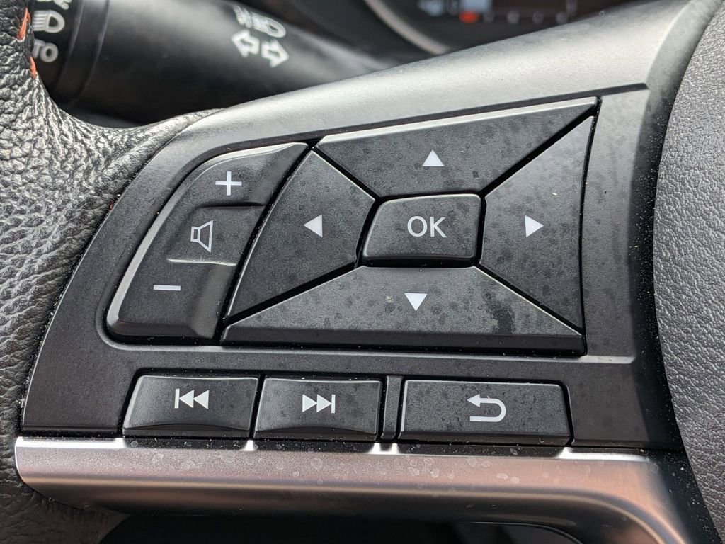 Used 2024 Nissan Versa SR image 13