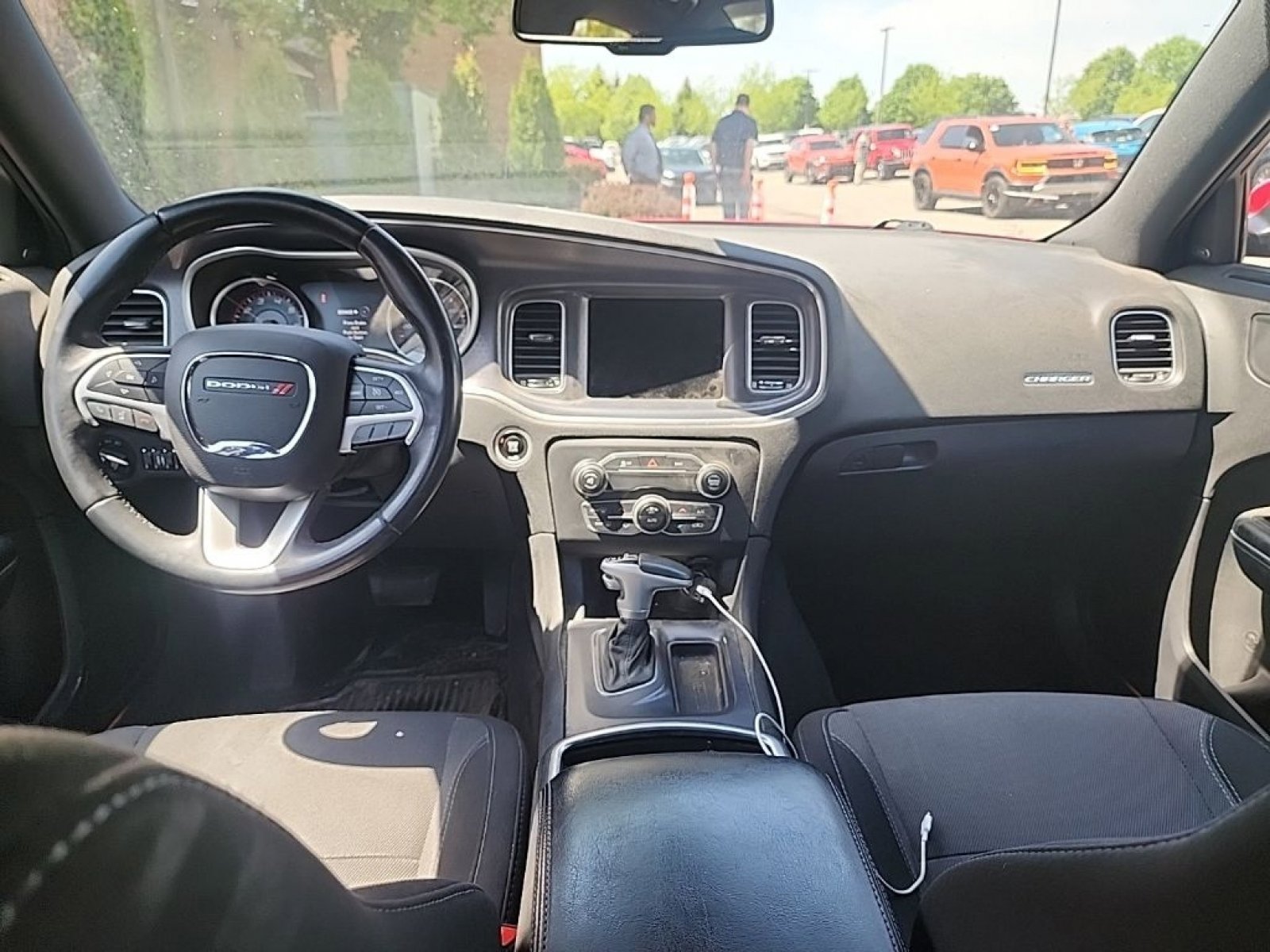 Used 2015 Dodge Charger SXT image 11