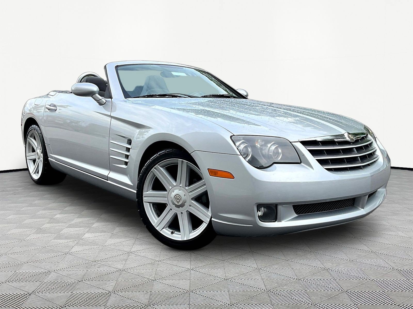 Used 2007 Chrysler Crossfire Limited RWD image 3