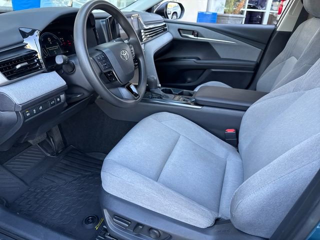 Used 2025 Toyota Camry LE w/ Convenience Package image 31