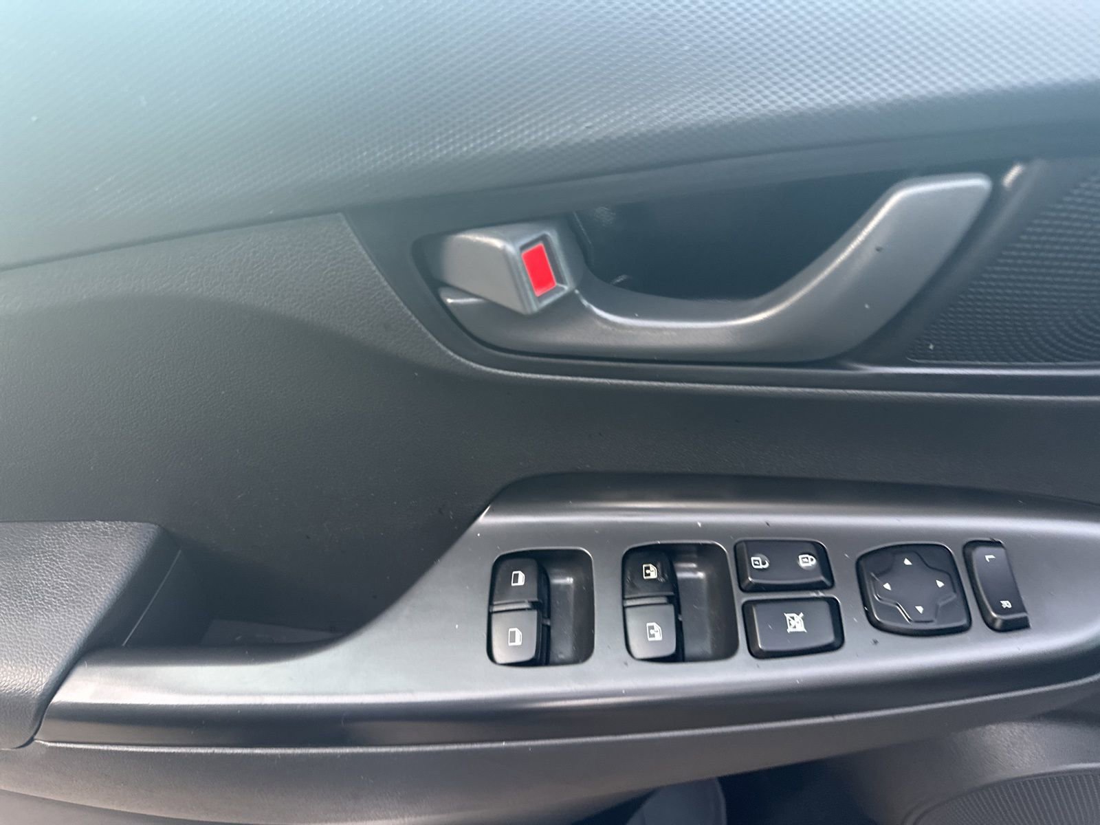 Used 2023 Hyundai Kona SEL image 11